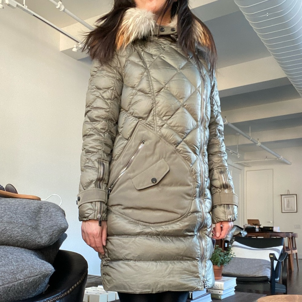 Quilted Down Coat with detachable hood, designed with zip pockets. Size IT 40.
